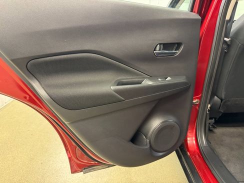 Used 2021 Nissan Kicks SV image 14