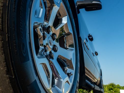 Used 2019 RAM 1500 Big Horn RWD image 9