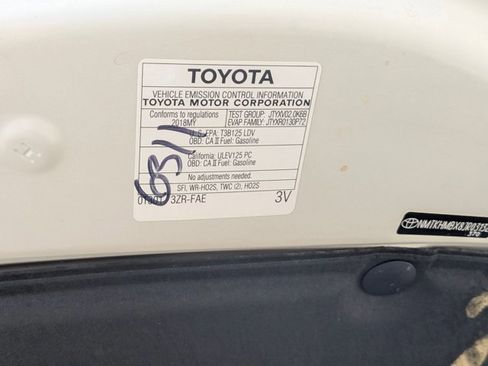 Used 2018 Toyota C-HR XLE FWD image 22