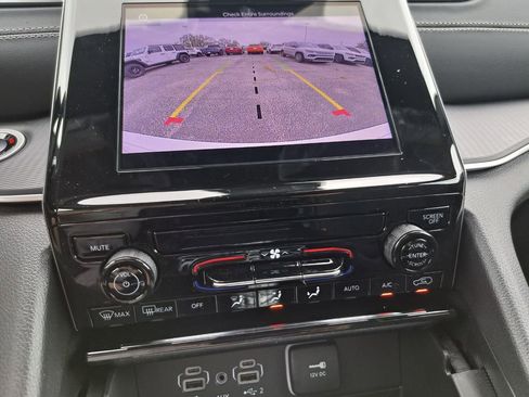 New 2026 Jeep Grand Cherokee Laredo image 11