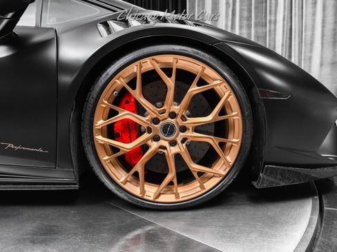 Used 2018 Lamborghini Huracan Performante image 52