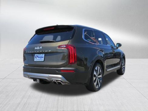 Used 2022 Kia Telluride EX w/ EX Premium Package image 3