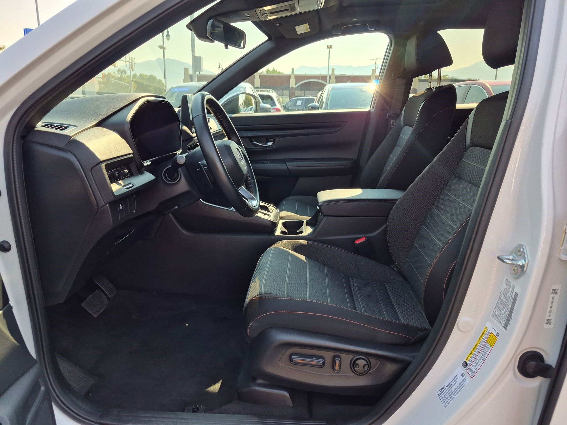 Used 2025 Honda CR-V Sport image 17