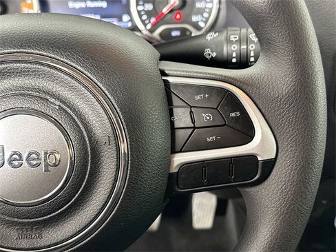 Used 2023 Jeep Renegade Latitude image 22