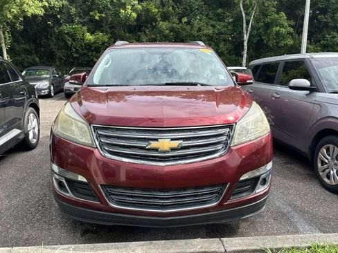 Used 2016 Chevrolet Traverse LT w/ Style and Technology Package FWD image 2