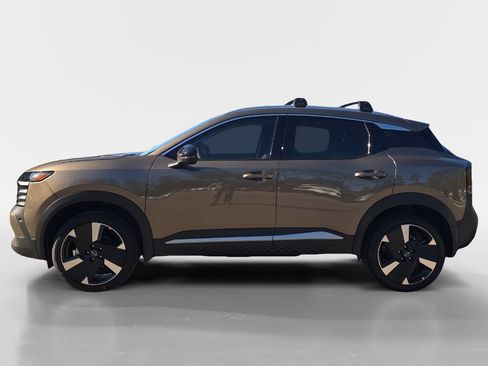 New 2026 Nissan Kicks SR FWD image 2