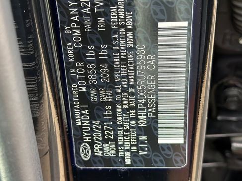 Certified 2024 Hyundai Elantra Limited FWD image 29