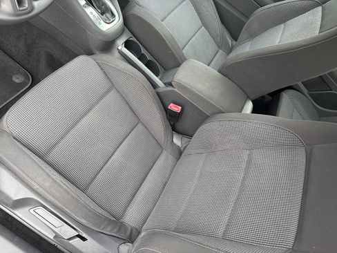 Used 2013 Volkswagen Golf 2.5L PZEV 2dr Hatchback 6A w/ image 15