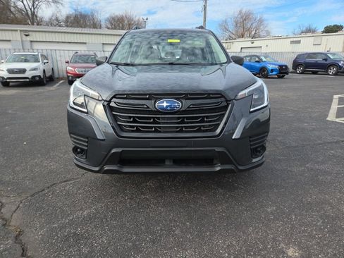 Used 2023 Subaru Forester image 2