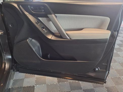 Used 2018 Subaru Forester 2.5i Premium AWD/4WD image 12