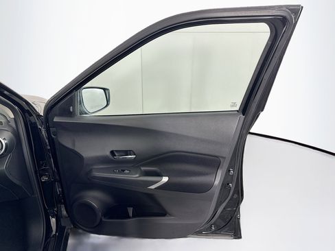 Used 2024 Nissan Kicks SV image 28