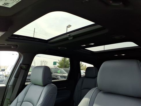 Used 2024 Buick Enclave Essence w/ Experience Buick Package image 26