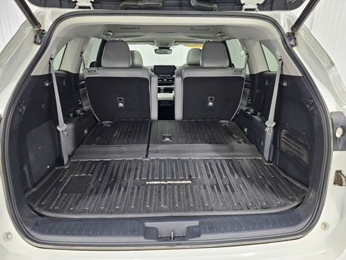 Used 2021 Toyota Highlander Limited image 7