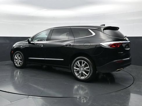 Used 2023 Buick Enclave Essence w/ Experience Buick Package FWD image 7