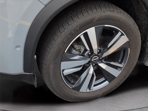 Used 2022 Nissan Rogue Platinum w/ Head-Up Display Package image 11