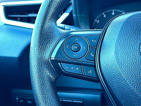 Used 2024 Toyota Corolla LE image 28