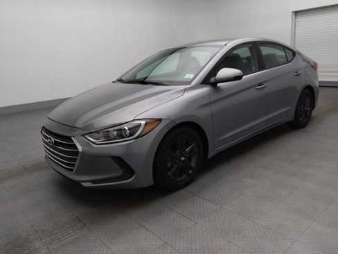 Used 2017 Hyundai Elantra SE image 2