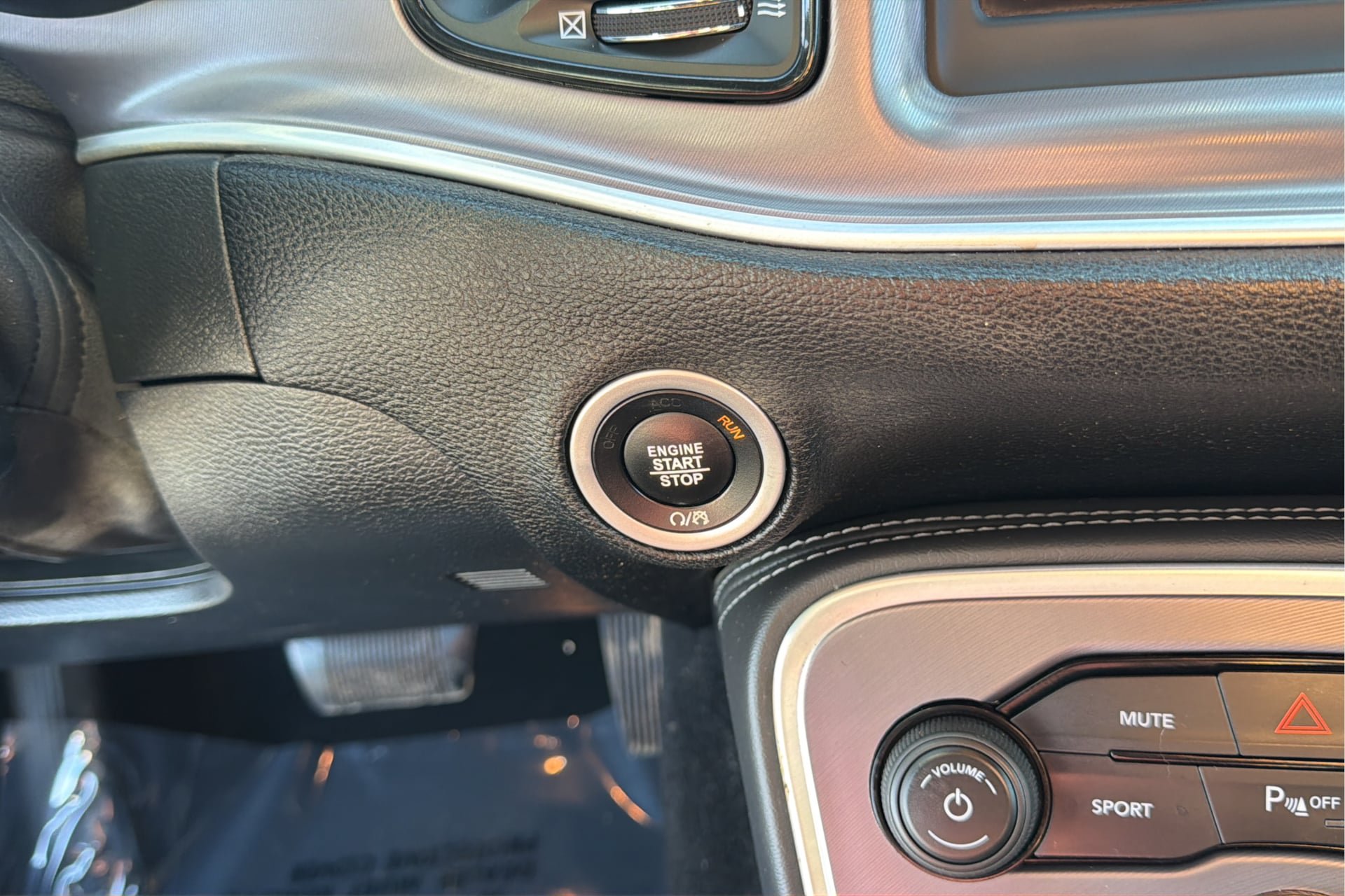 Used 2019 Dodge Challenger GT RWD image 27
