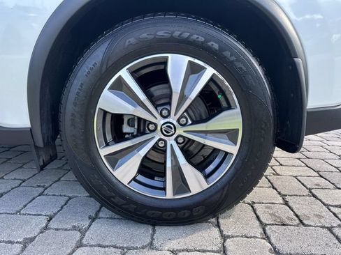 Used 2022 Nissan Murano SV FWD image 11