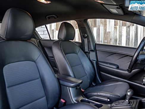 Used 2016 Kia Forte SX image 21