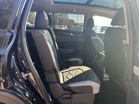 New 2026 Volkswagen Atlas Peak Edition AWD/4WD image 32