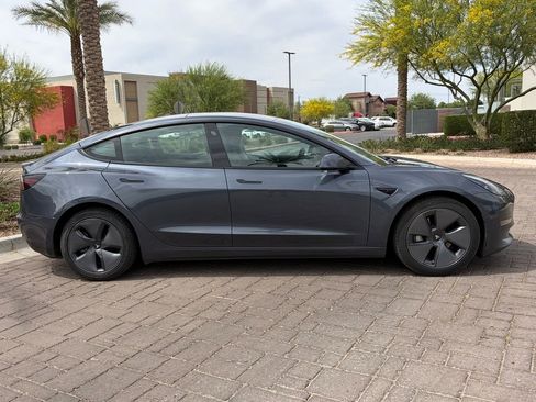 Used 2022 Tesla Model 3 Long Range image 2
