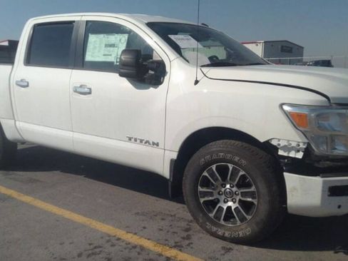 Used 2021 Nissan Titan SV w/ SV Convenience Package AWD/4WD image 56
