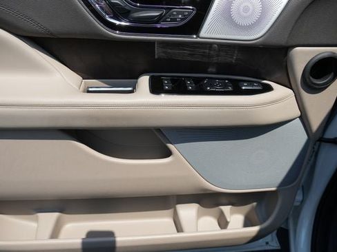 Used 2024 Lincoln Navigator Reserve AWD/4WD image 29