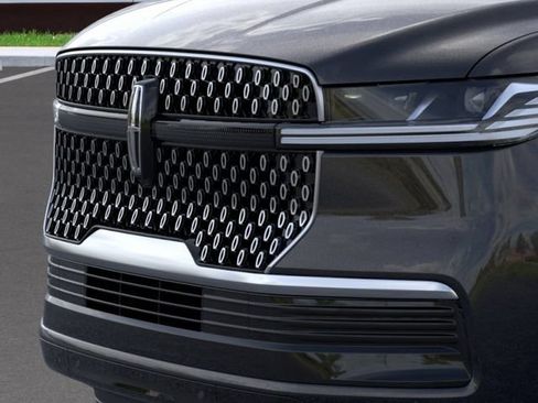 New 2026 Lincoln Navigator Reserve AWD/4WD image 17