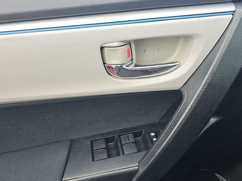 Used 2016 Toyota Corolla LE FWD image 23