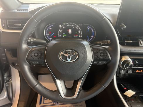 Used 2025 Toyota RAV4 XSE w/ Weather Package AWD/4WD image 11