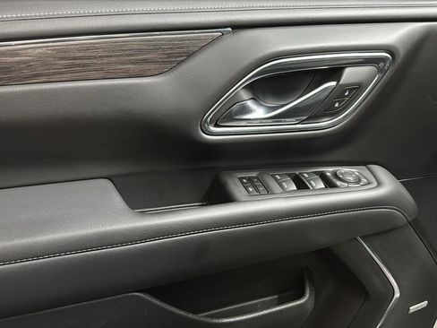 Used 2023 Chevrolet Suburban Z71 w/ Luxury Package image 12