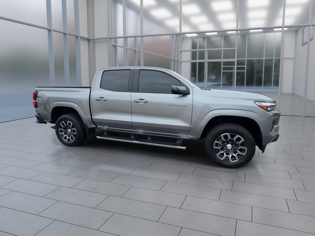 Used 2023 Chevrolet Colorado LT w/ LT Convenience Package III AWD/4WD image 2