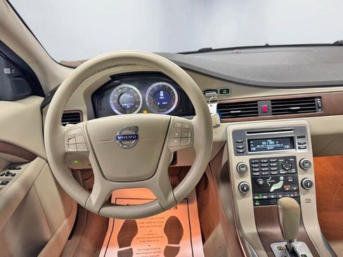 Used 2011 Volvo XC70 3.2 image 16