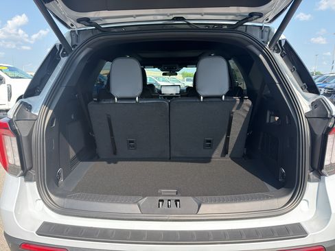 New 2026 Ford Explorer ST-Line AWD/4WD image 29