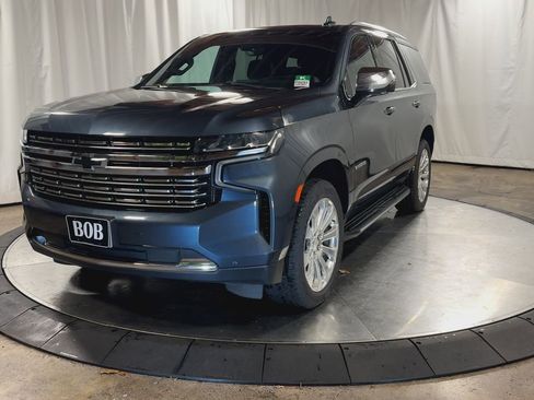 Used 2021 Chevrolet Tahoe Premier w/ Premium Package image 4