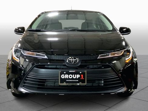 Used 2026 Toyota Corolla LE FWD image 3