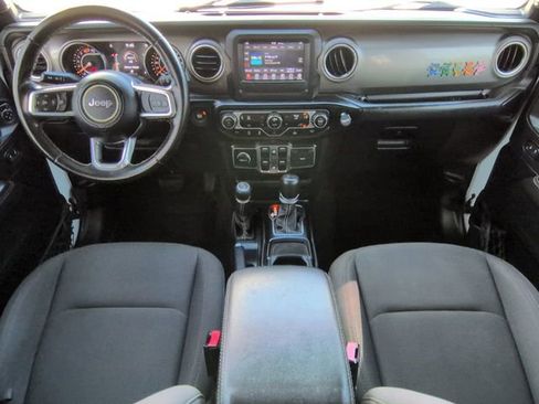 Used 2021 Jeep Wrangler Unlimited Sahara AWD/4WD image 15