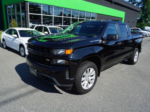 Used 2021 Chevrolet Silverado 1500 Custom w/ Safety Confidence Package AWD/4WD image 2