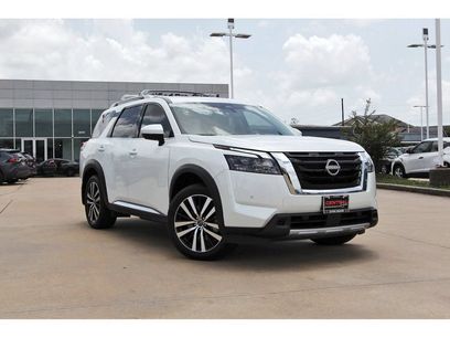Used 2025 Nissan Pathfinder Platinum w/ Cargo Package