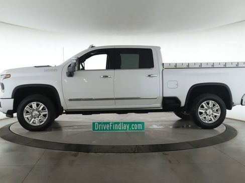 Used 2024 Chevrolet Silverado 2500 High Country w/ High Country Premium Package AWD/4WD image 9