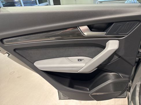 Used 2024 Audi SQ5 Prestige image 33