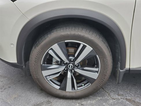 Certified 2022 Nissan Rogue Platinum w/ Head-Up Display Package image 14