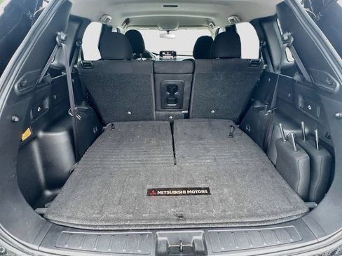 Used 2022 Mitsubishi Outlander ES AWD/4WD image 21