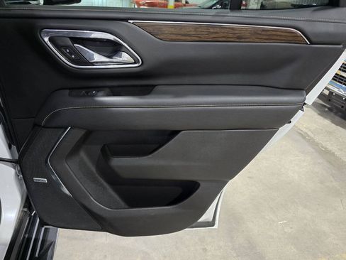 Used 2021 Chevrolet Tahoe Premier AWD/4WD image 34