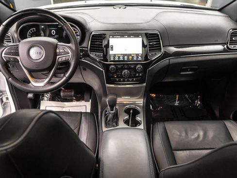 Used 2021 Jeep Grand Cherokee Overland AWD/4WD image 32