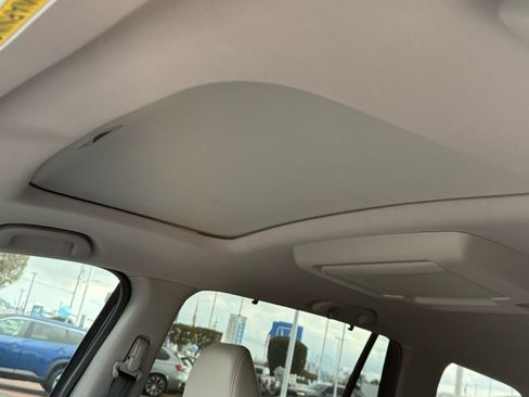 Used 2019 Honda Pilot Touring image 16