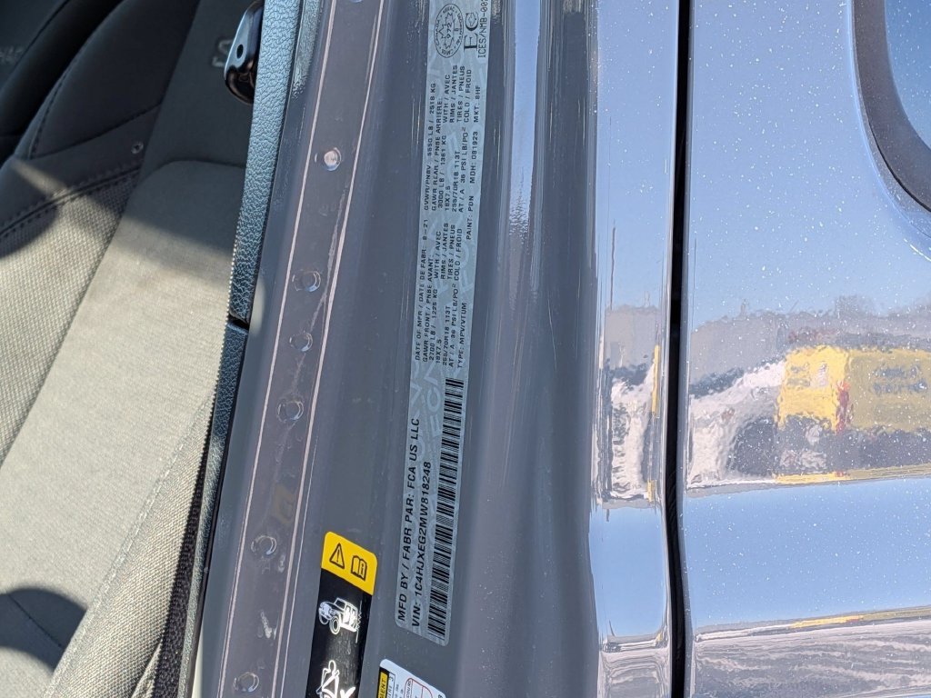 Used 2021 Jeep Wrangler Unlimited Sahara w/ Uconnect 4C Nav & Sound Group AWD/4WD image 28