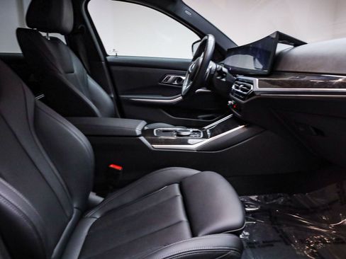 Used 2023 BMW 330i Sedan w/ M Sport Package image 18