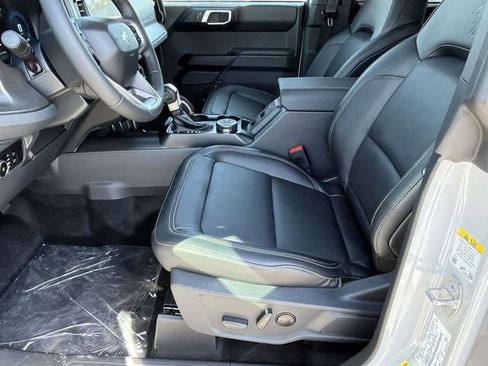 New 2026 Ford Bronco Badlands image 6